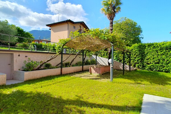 Foto van Elegante villa met privétuin in Castello - Vakantiehuis in Castello (VA) - GardenSummer