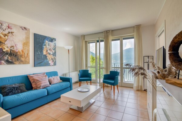 Foto van Appartement met uitzicht op het meer van Lugano. - Vakantiehuis in Porlezza - LivingRoom