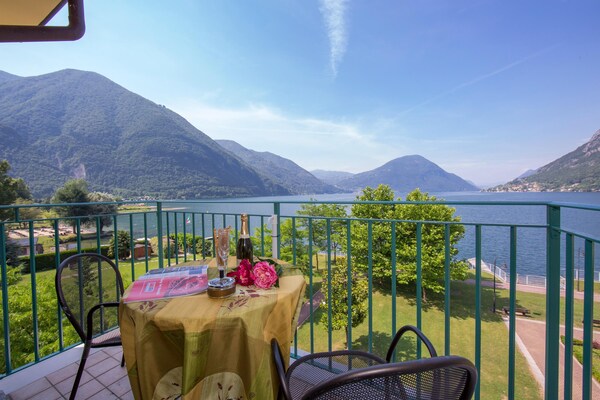 Foto van Appartement met uitzicht op het meer van Lugano. - Vakantiehuis in Porlezza - TerraceBalcony