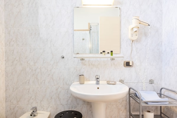 Foto van Appartement bij het Gardameer in Sirmione - Vakantiehuis in Sirmione - BathRoom