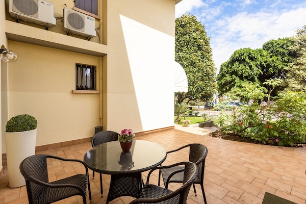 Foto van Appartement bij het Gardameer in Sirmione - Vakantiehuis in Sirmione - TerraceBalcony