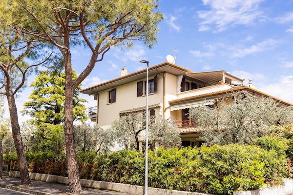 Foto van Appartement bij het Gardameer in Sirmione - Vakantiehuis in Sirmione - ExteriorSummer
