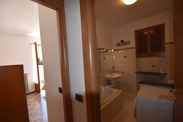 Foto van Ruime retraite in Cannero - Vakantiehuis in Cannero Riviera - BathRoom