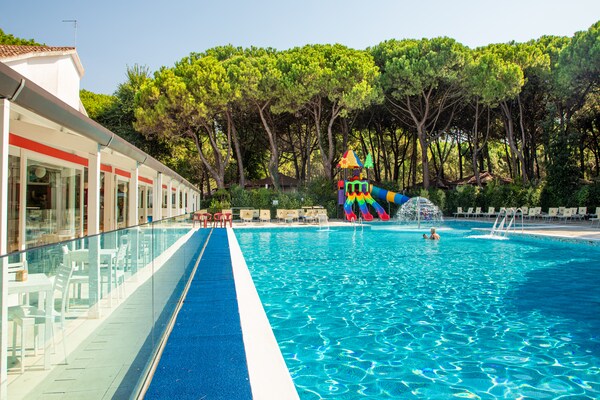 Foto van Lodge in het familiedorp Jesolo Mare - Vakantiehuis in Lido di Jesolo - Pool