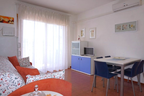 Foto van Appartement vlakbij het centrum van Caorle - Vakantiehuis in Caorle (VE) - LivingRoom
