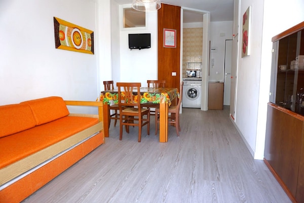 Foto van Appartement in Porto Santa Margherita bij Strand - Vakantiehuis in Porto Santa Margherita (VE) - LivingRoom