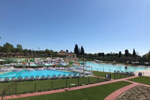 Foto van Familieappartement in Bardolino Resort - Vakantiehuis in Cisano di Bardolino - Pool