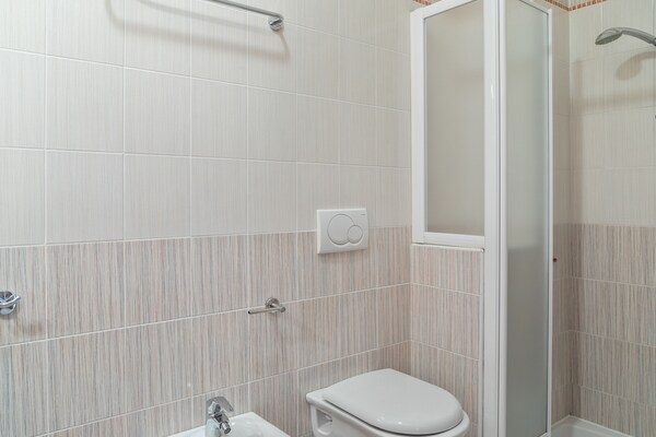 Foto van Charmante retraite aan het meer - Vakantiehuis in Lazise - BathRoom