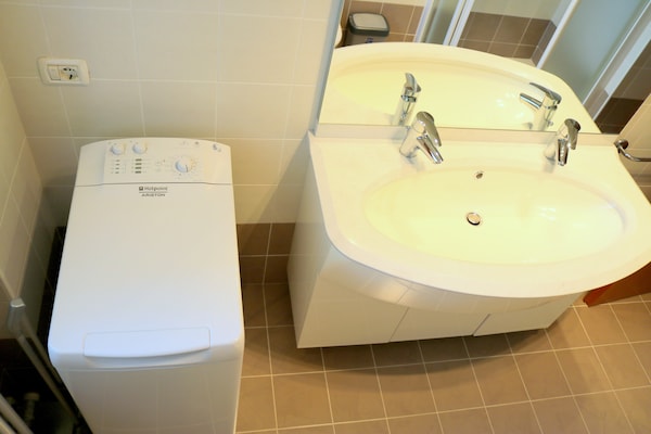 Foto van Vakantiehuis Lazise bij Gardameer - Vakantiehuis in Lazise - BathRoom