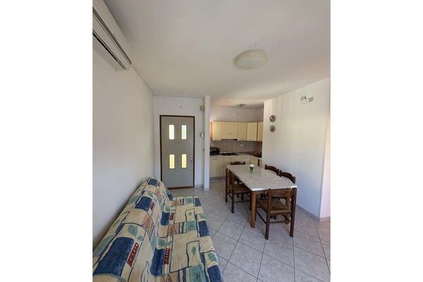 Foto van Klein appartement met balkon - Vakantiehuis in  - LivingRoom