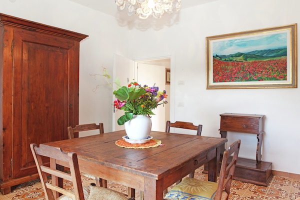 Foto van Romantisch verblijf met zwembad - Vakantiehuis in Modigliana - DiningRoom