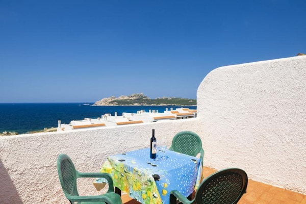 Foto van Appartement met zeezicht en een dakterras - Vakantiehuis in Santa Teresa Gallura - TerraceBalcony