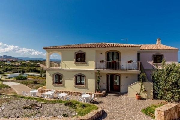 Foto van Appartement met zeezicht en een dakterras - Vakantiehuis in Santa Teresa Gallura - ExteriorSummer