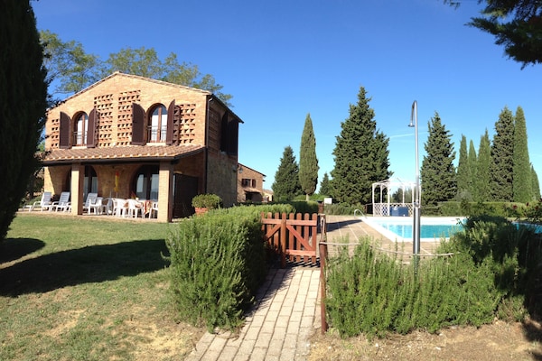 Foto van Romola Retreat: Toscaanse ontsnapping - Vakantiehuis in Montaione - ExteriorSummer