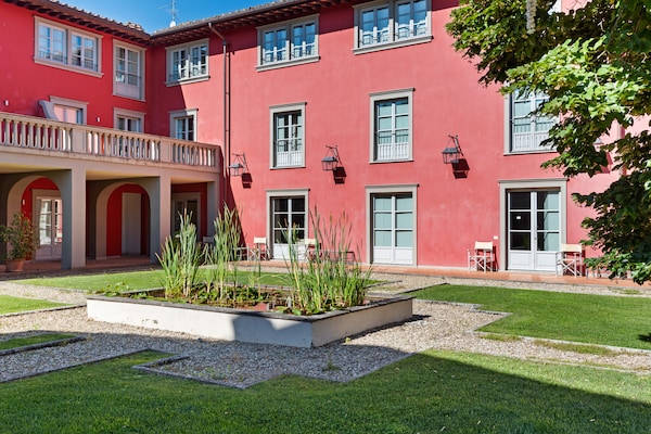 Foto van Verblijf in een tuin en wijnstreek - Vakantiehuis in Rignano Sull'arno - ExteriorSummer