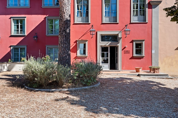Foto van Verblijf in een tuin en wijnstreek - Vakantiehuis in Rignano Sull'arno - ExteriorSummer