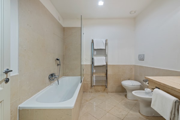 Foto van Verblijf in een tuin en wijnstreek - Vakantiehuis in Rignano Sull'arno - BathRoom