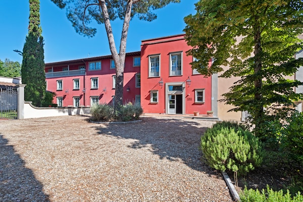 Foto van Verblijf in een tuin en wijnstreek - Vakantiehuis in Rignano Sull'arno - ExteriorSummer