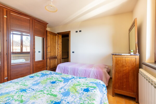 Foto van Huis op de heuvel in Marliana - Vakantiehuis in Marliana - BedRoom