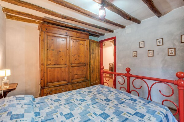 Foto van Vintage vakantiehuis - Vakantiehuis in Migliorini - Pistoia - BedRoom