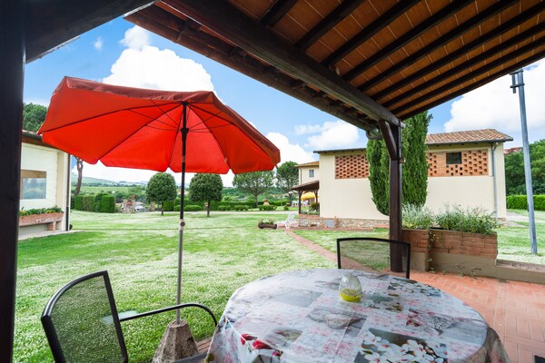 Foto van Bucine Hideaway met zwembad - Vakantiehuis in Bucine (AR) - TerraceBalcony