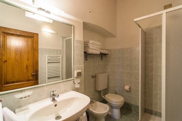 Foto van Uitje naar een Toscaans landhuis - Vakantiehuis in Pian di scò - BathRoom
