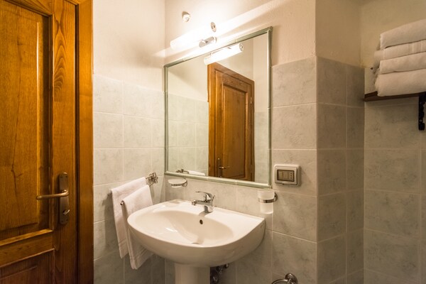 Foto van Uitje naar een Toscaans landhuis - Vakantiehuis in Pian di scò - BathRoom