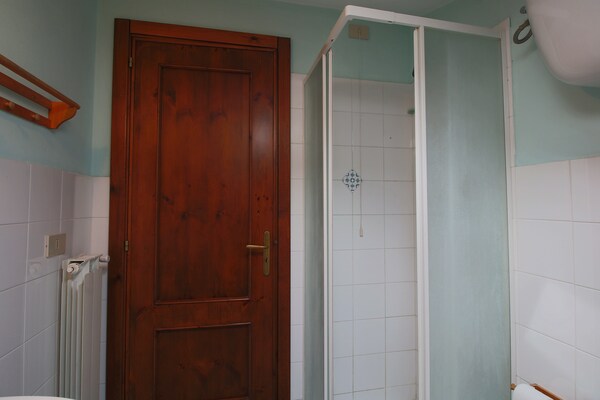 Foto van Aantrekkelijk herenhuis met zwembad - Vakantiehuis in Chianacce - BathRoom