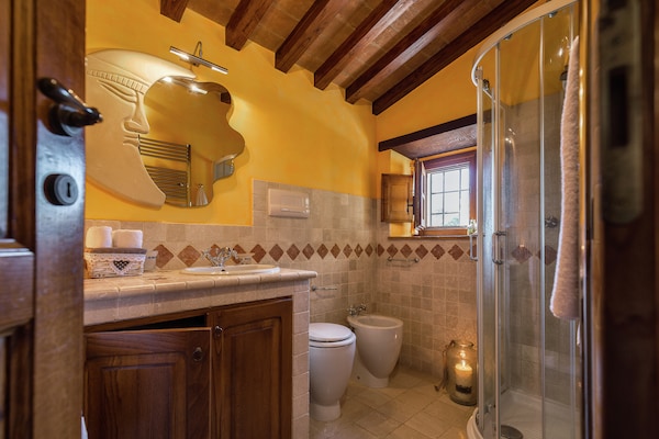 Foto van Villa in Cortona met privézwembad - Vakantiehuis in Cortona - BathRoom