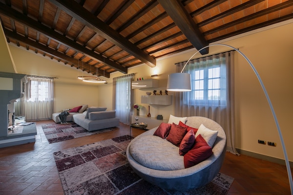 Foto van Tijdloos Toscaans vakantieverblijf - Vakantiehuis in  - LivingRoom