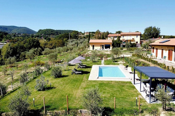 Foto van Appartement met zwembad in het hart van Toscane - Vakantiehuis in Montepulciano - ExteriorSummer