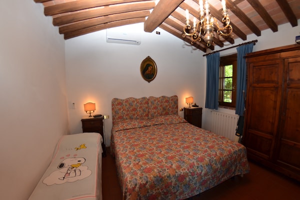 Foto van Huisje in San Gennaro met Privézwembad - Vakantiehuis in Capannori - BedRoom