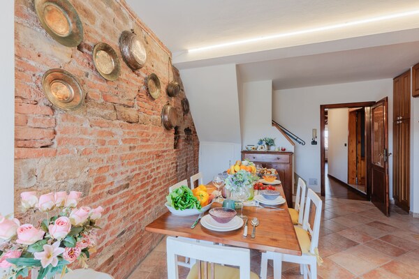 Foto van Appartement in Lucca’s Middeleeuwse Toren - Vakantiehuis in Lucca - DiningRoom
