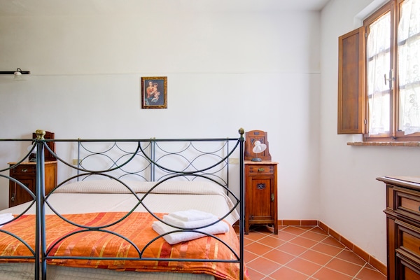 Foto van Appartement in Peccioli met zwembad - Vakantiehuis in Peccioli - BedRoom