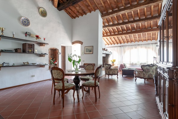 Foto van Appartement in Peccioli met zwembad - Vakantiehuis in Peccioli - LivingRoom