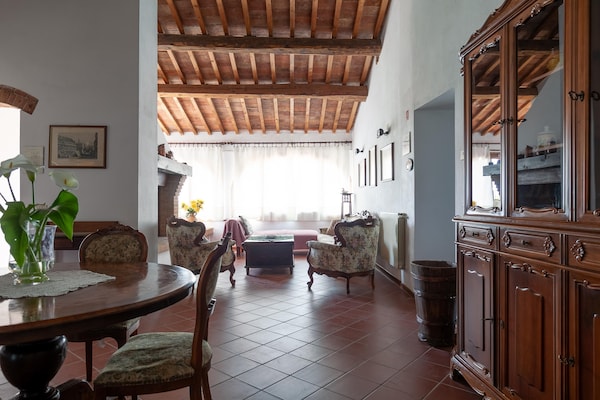 Foto van Mooi appartement met zwembad - Vakantiehuis in Peccioli - LivingRoom