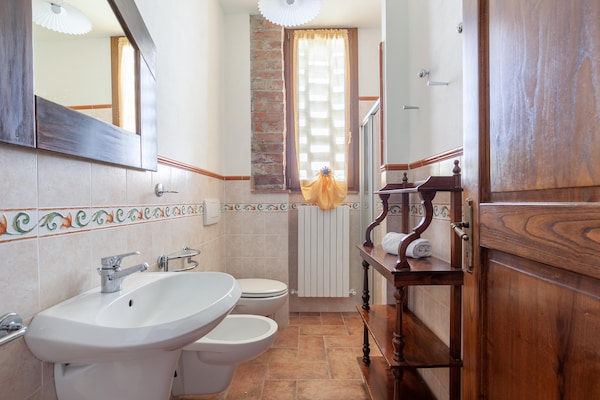Foto van Mooi appartement met zwembad - Vakantiehuis in Peccioli - BathRoom