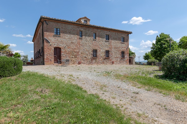 Foto van Peccioli Familie Retreat met Plezier - Vakantiehuis in Peccioli - ExteriorSummer