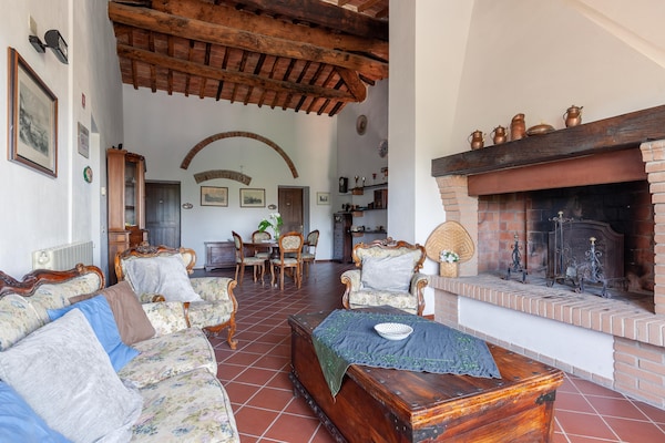 Foto van Peccioli Familie Retreat met Plezier - Vakantiehuis in Peccioli - LivingRoom
