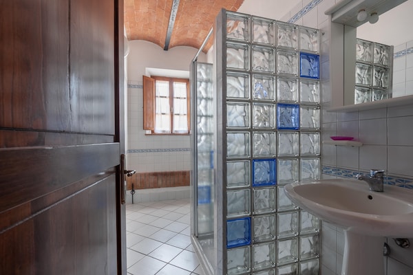 Foto van Peccioli Familie Retreat met Plezier - Vakantiehuis in Peccioli - BathRoom