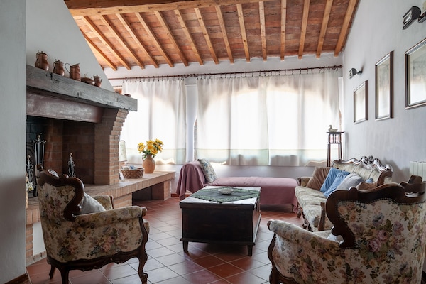 Foto van Peccioli Familie Retreat met Plezier - Vakantiehuis in Peccioli - LivingRoom