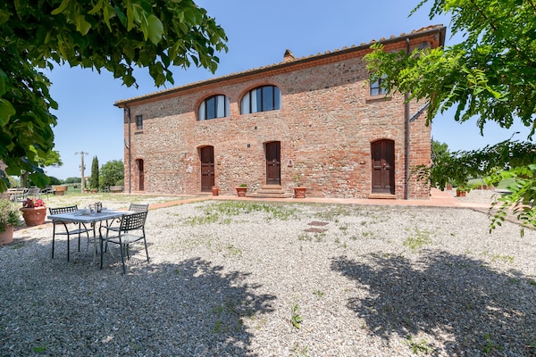 Foto van Peccioli Familie Retreat met Plezier - Vakantiehuis in Peccioli - ExteriorSummer