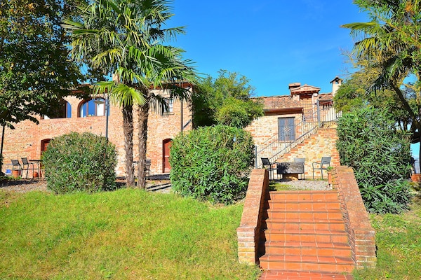 Foto van Peccioli Familie Retreat - Vakantiehuis in Peccioli - ExteriorSummer