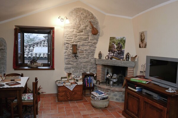 Foto van Huisdiervriendelijk toevluchtsoord - Vakantiehuis in Apecchio - LivingRoom