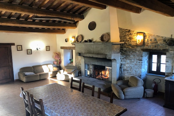 Foto van Boerderij in Apecchio met Zwembad & Spa - Vakantiehuis in Apecchio - DiningRoom