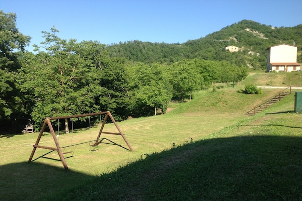 Foto van Appartement in Marche met Zwembad en Uitzicht - Vakantiehuis in Apecchio - GardenSummer