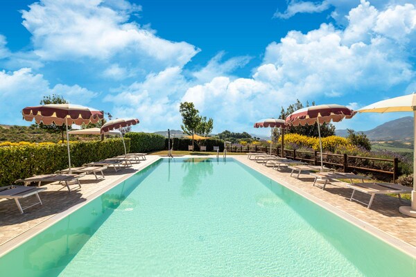 Foto van Landhuis in Cagli met Zwembad en Uitzicht - Vakantiehuis in Cagli - PoolOfHouse