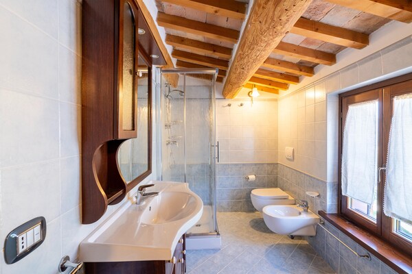 Foto van Ontspannend verblijf op het platteland - Vakantiehuis in Cagli - BathRoom