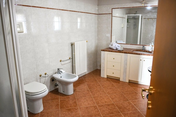 Foto van Stella del Mattino, appartement vlakbij de zee - Vakantiehuis in Pesaro - BathRoom