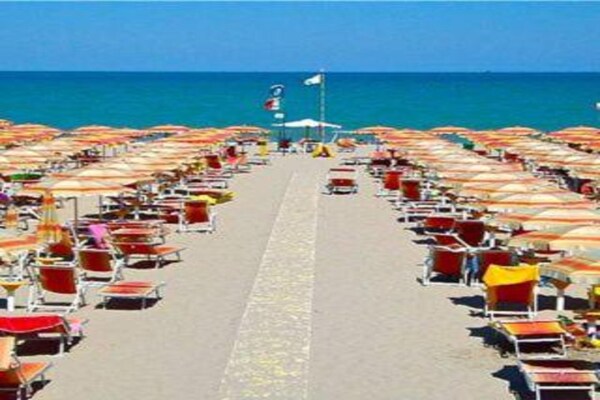 Foto van Alba Adriatica: ontsnapping aan het zwembad - Vakantiehuis in Alba Adriatica (TE) - AreaSummer20KM